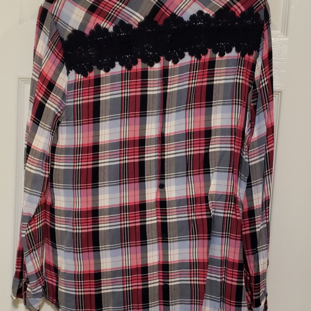 Crochet back button down - NWOT! L - Picture 2 of 2